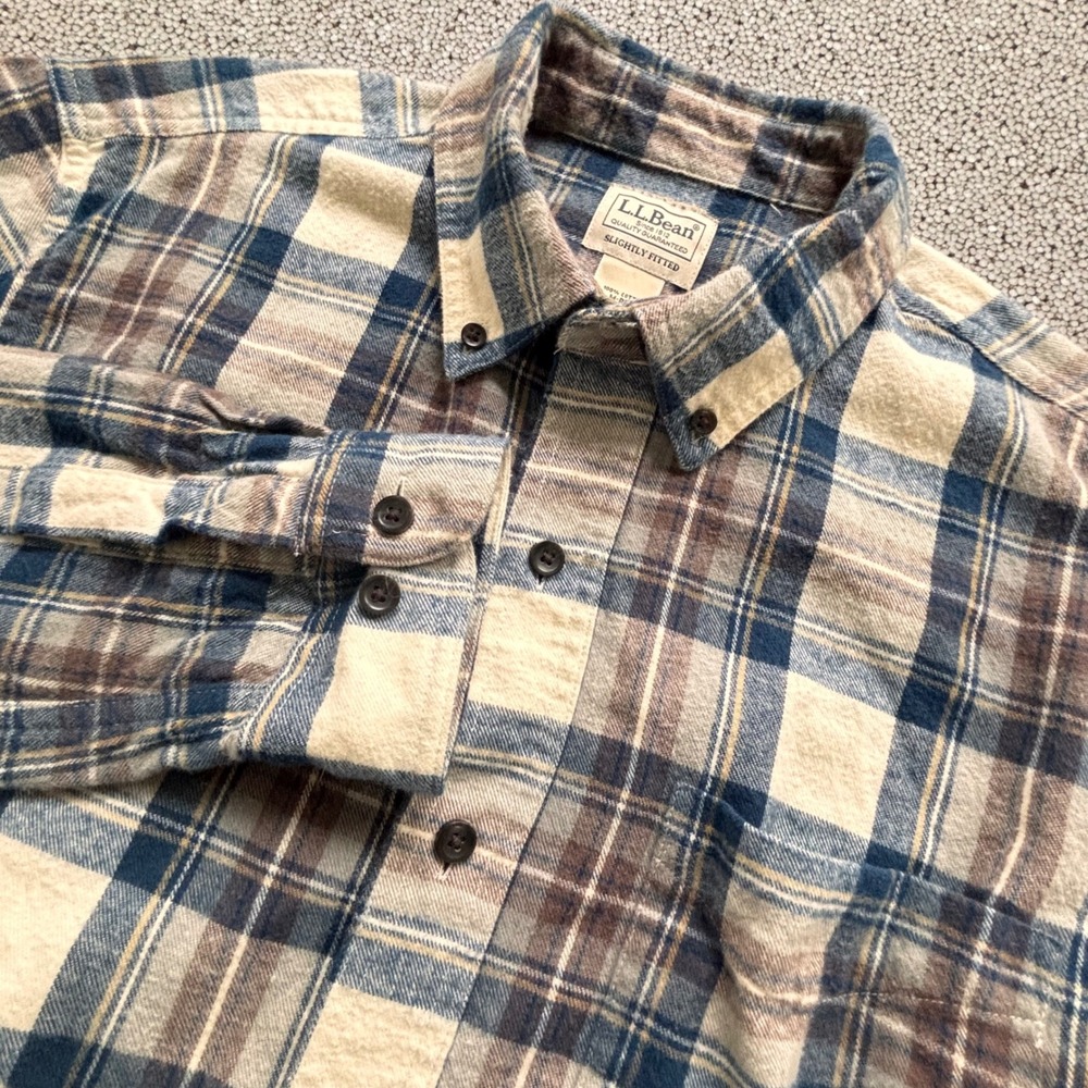 L.L. Bean Flannel Shirt Mens M Blue Beige Plaid Slightly Fitted Outdoorsy